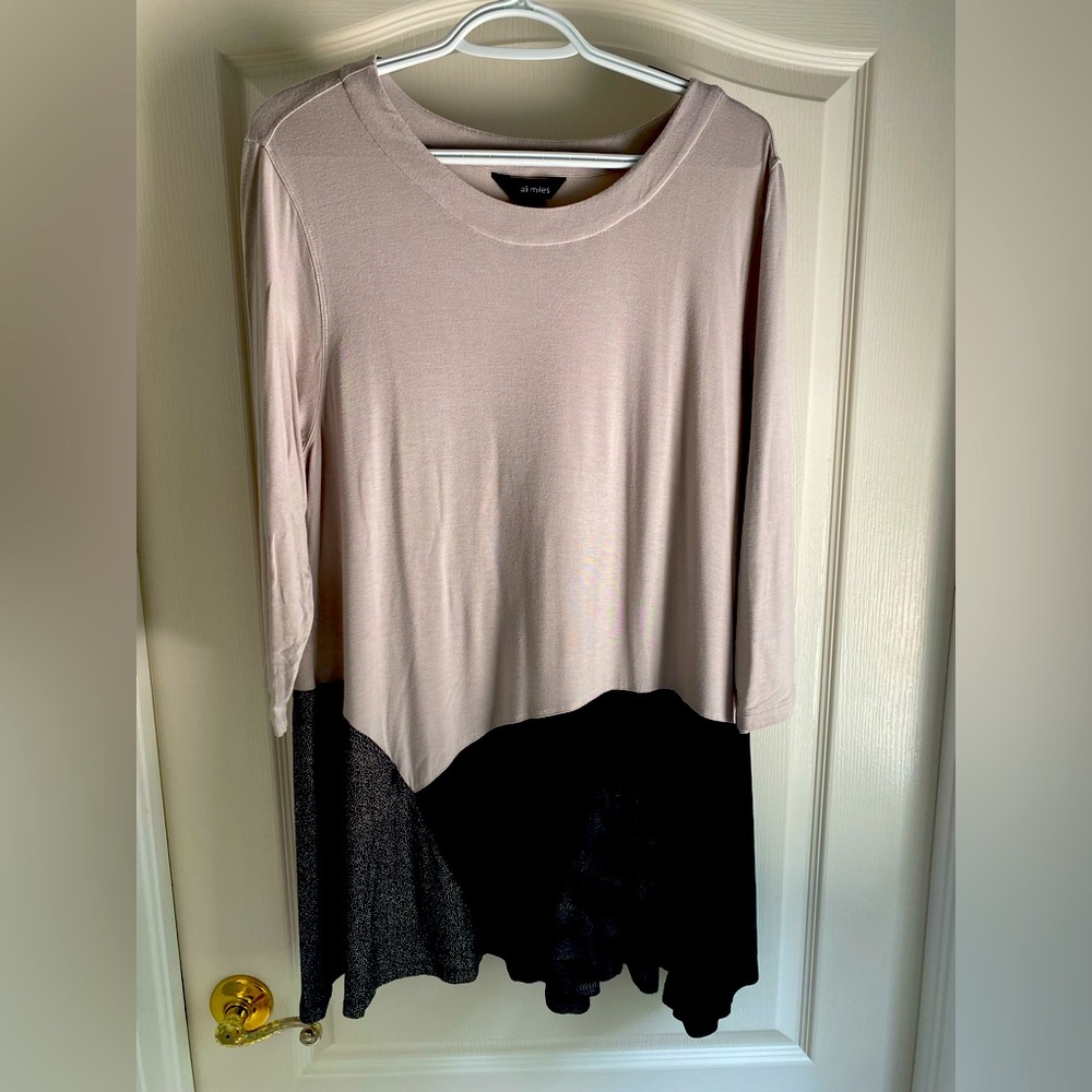 Ali Miles Cream Black Asymmetrical 3/4 Sleeve Tunic